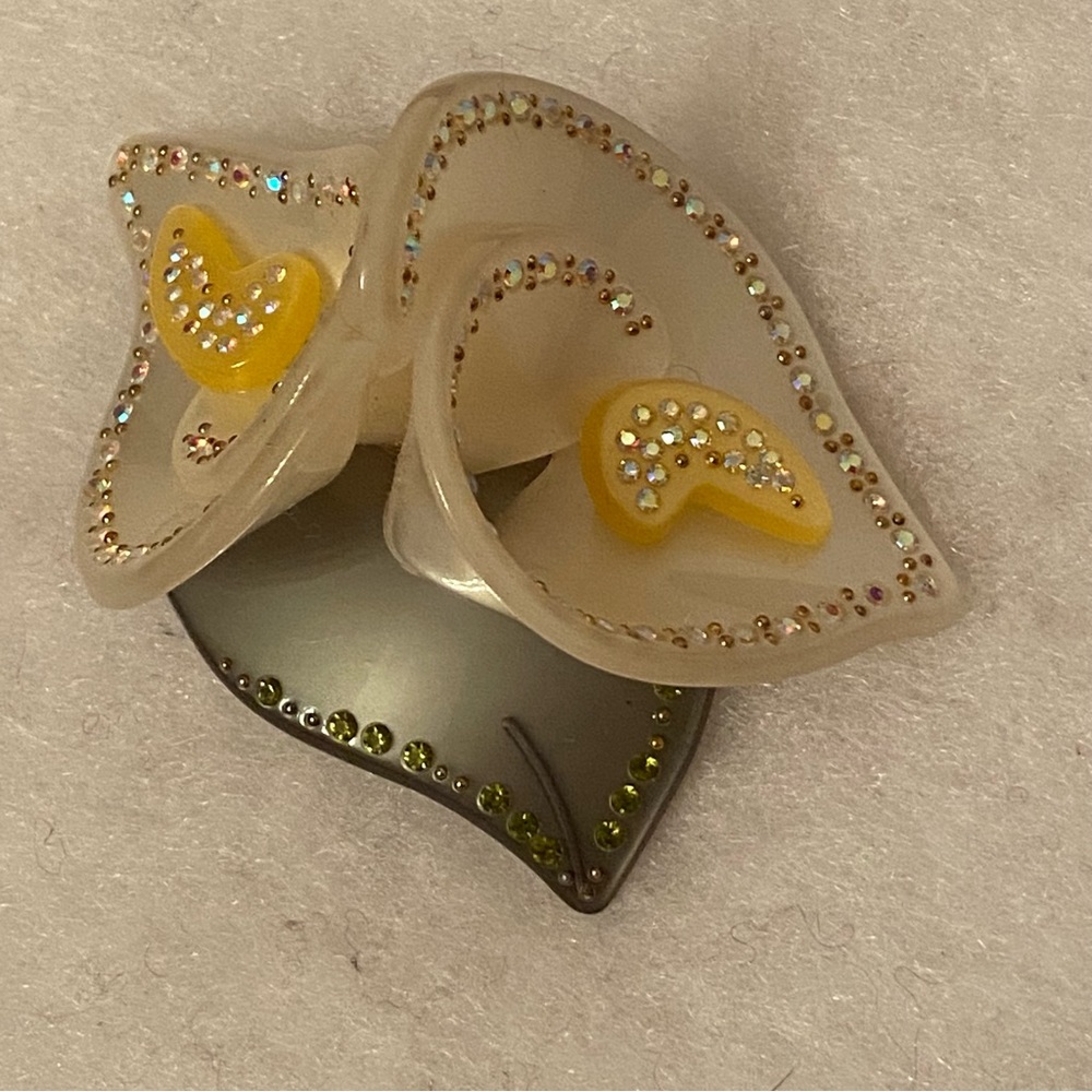 VINTAGE BROOCH PIN 2 WHITE CALLA LILY GREEN LEAF RHINESTONE BEAD ACCENT MCM - Picture 14 of 14